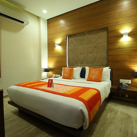אחמדאבאד Oyo 8992 Hotel Kyra מראה חיצוני תמונה