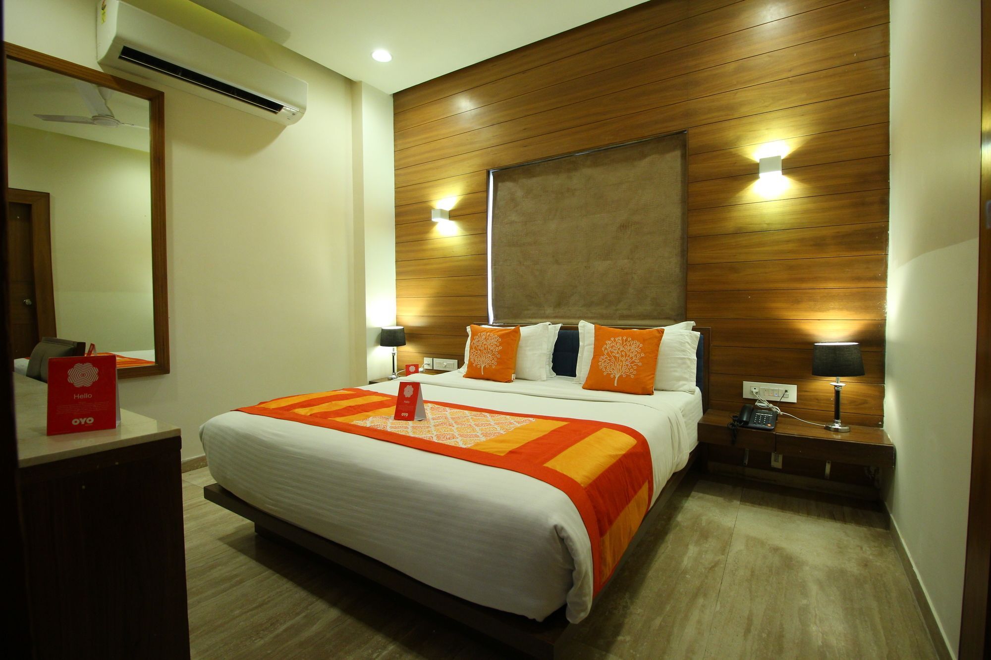 אחמדאבאד Oyo 8992 Hotel Kyra מראה חיצוני תמונה