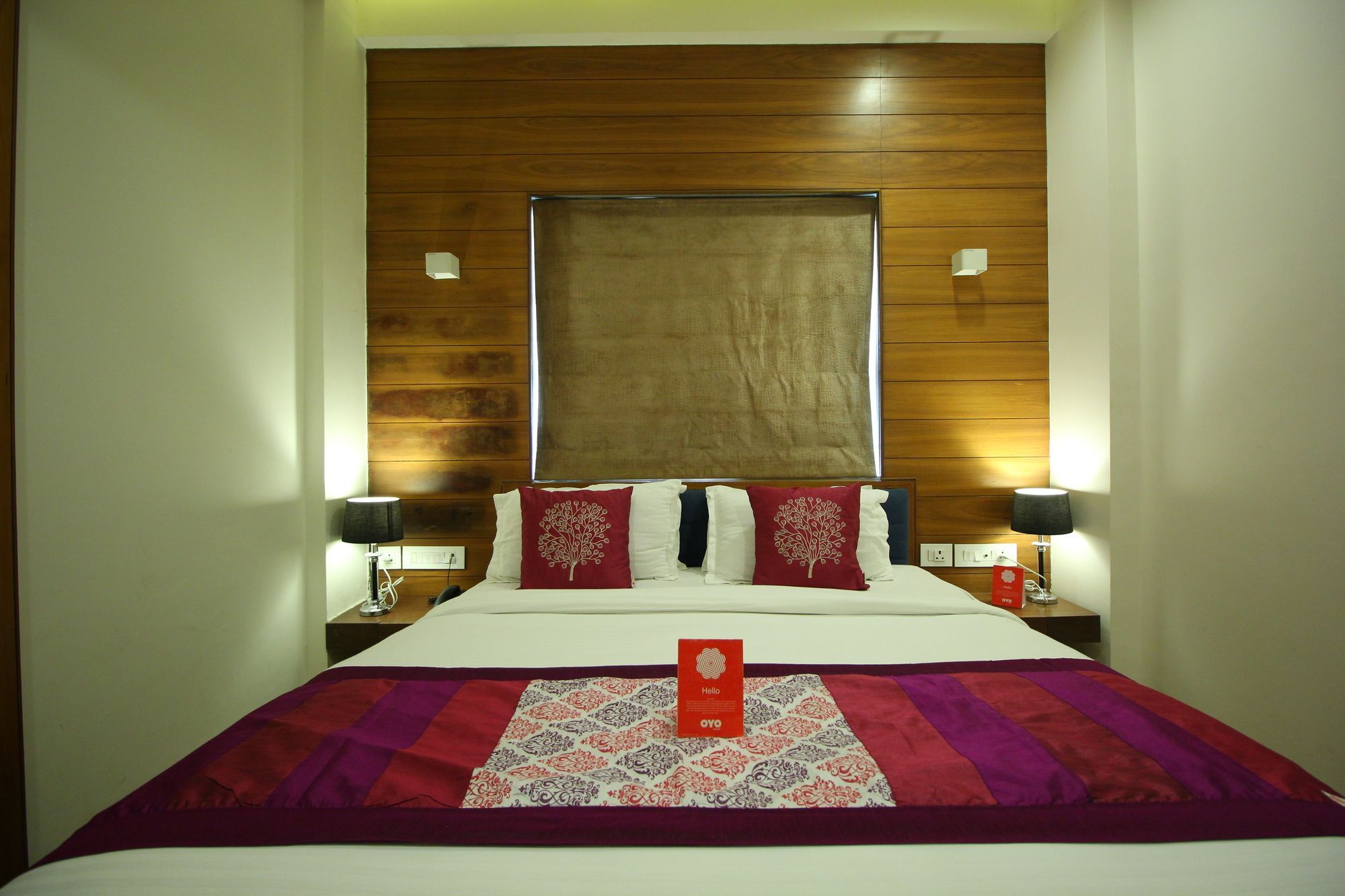 אחמדאבאד Oyo 8992 Hotel Kyra מראה חיצוני תמונה