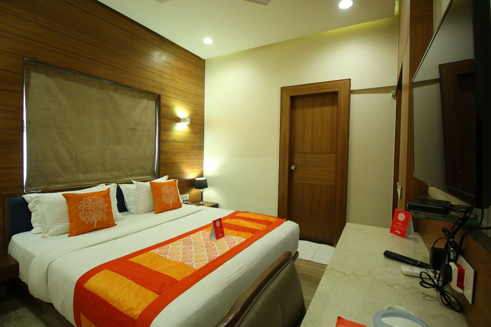 אחמדאבאד Oyo 8992 Hotel Kyra מראה חיצוני תמונה