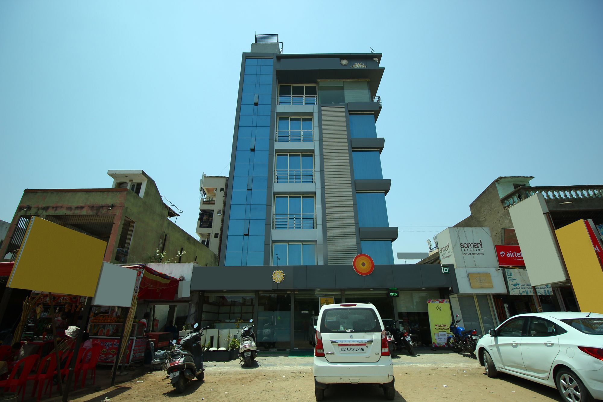 אחמדאבאד Oyo 8992 Hotel Kyra מראה חיצוני תמונה