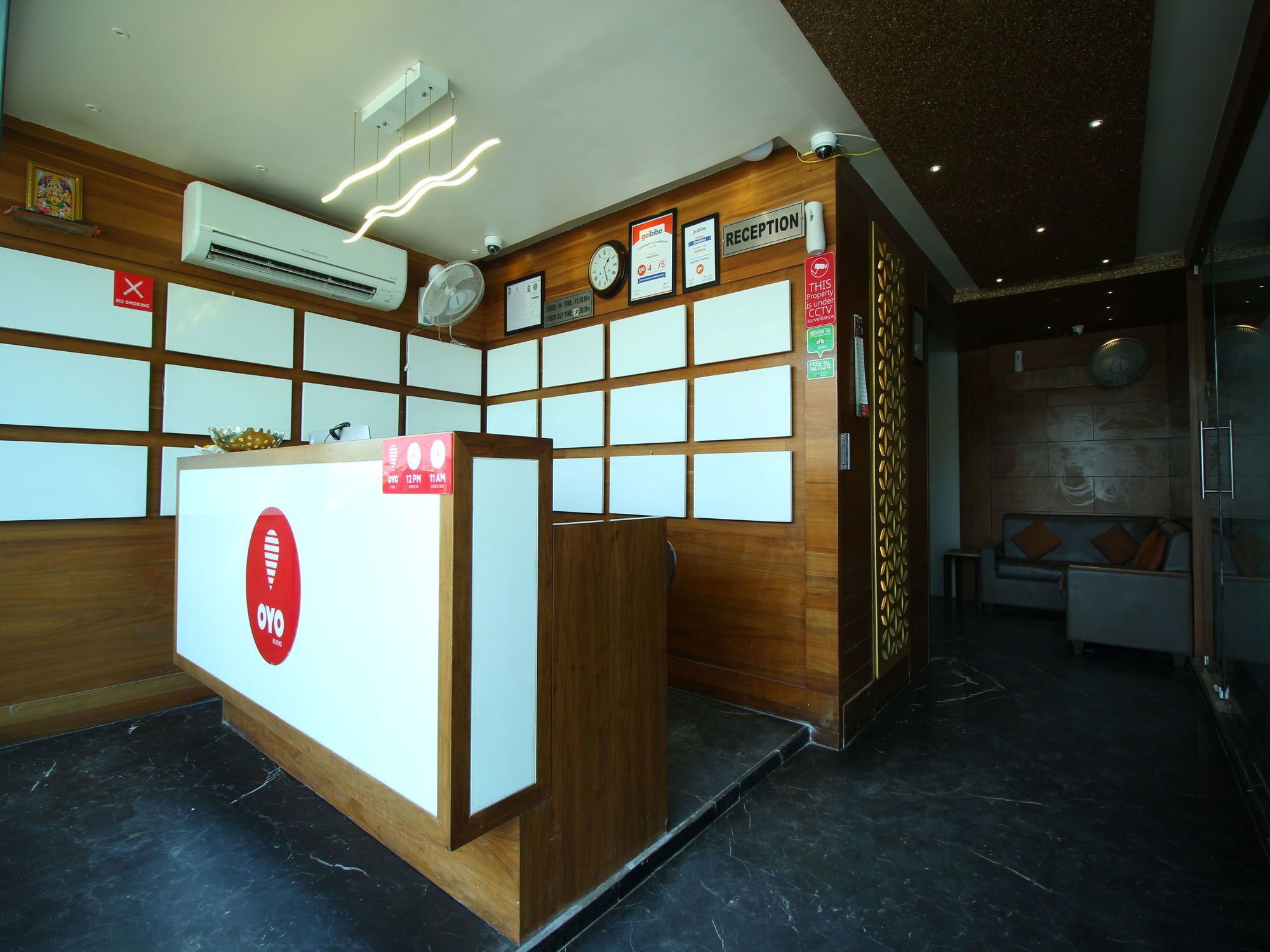 אחמדאבאד Oyo 8992 Hotel Kyra מראה חיצוני תמונה