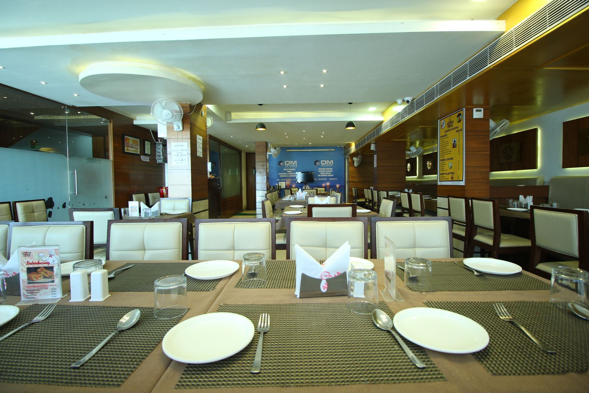 אחמדאבאד Oyo 8992 Hotel Kyra מראה חיצוני תמונה