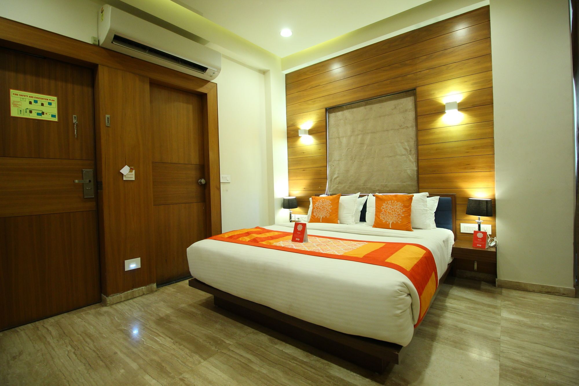 אחמדאבאד Oyo 8992 Hotel Kyra מראה חיצוני תמונה